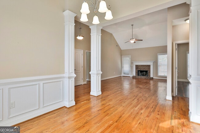 Building Photo - 227 Village Park Dr