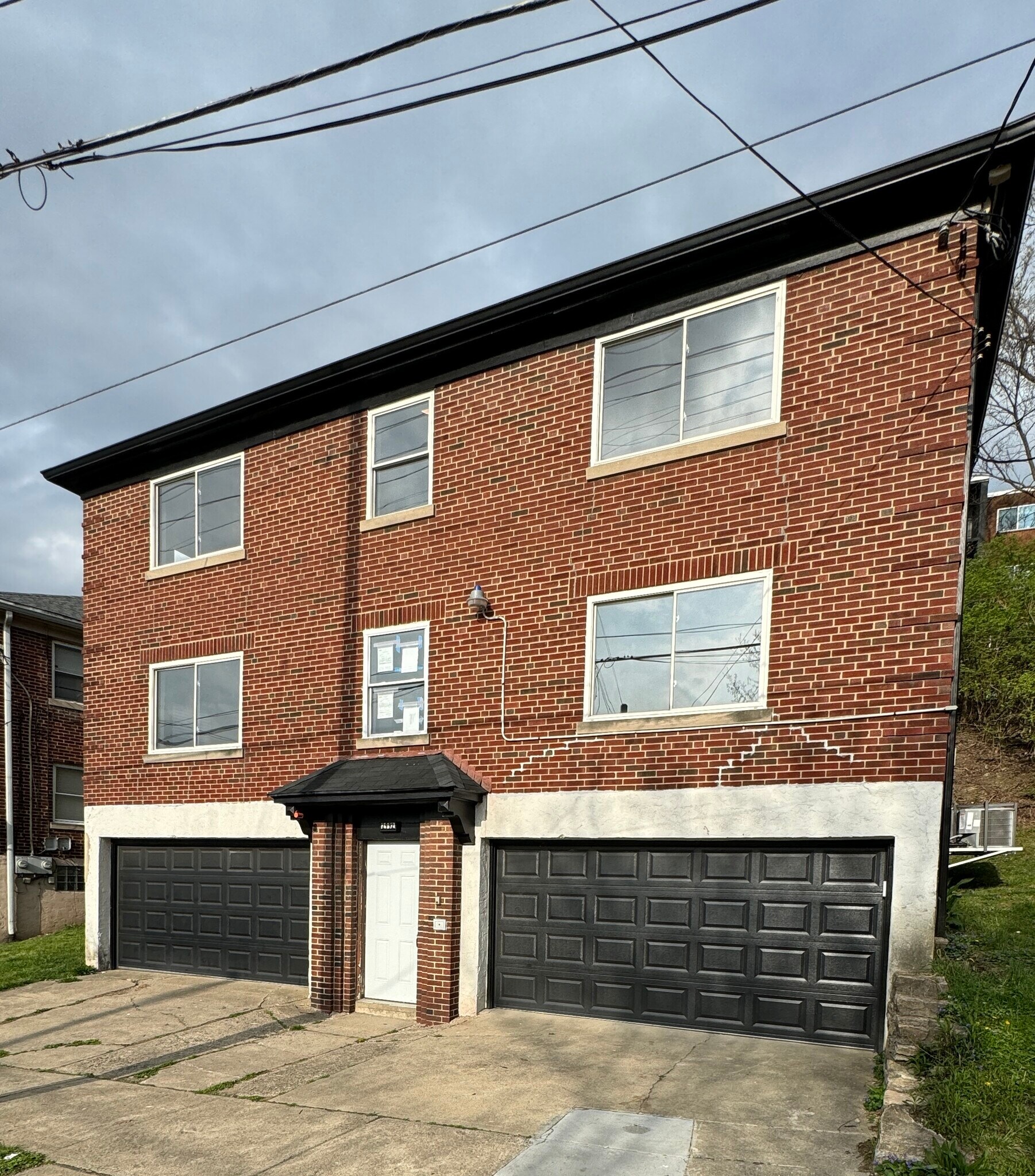 Building Photo - 2992 W McMicken Ave