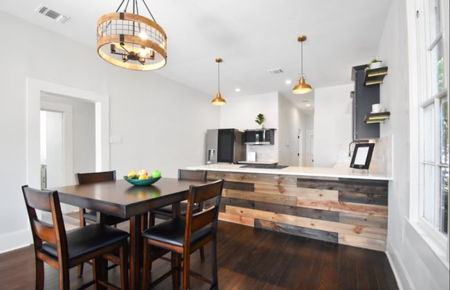 Building Photo - 823 N Palmetto Ave