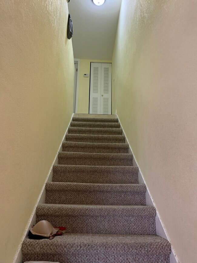 Building Photo - 8650 SW 109th Ave