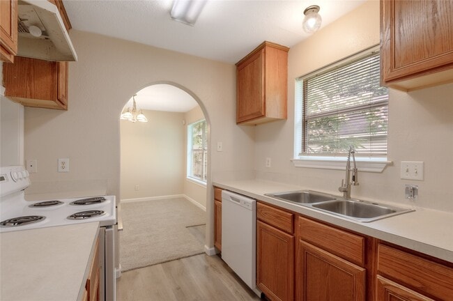 Building Photo - 636 Avenue H