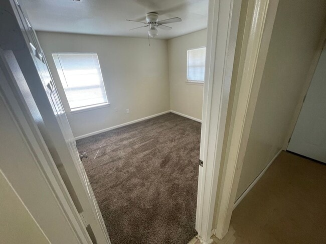 Building Photo - 3 Bedroom House in Carrollton, TX (Fully R...