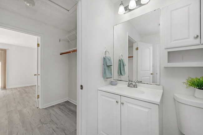 Building Photo - 337 Woodham Ct