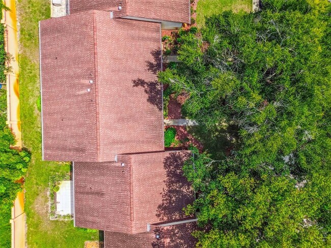 Building Photo - 7433 Greystone Dr