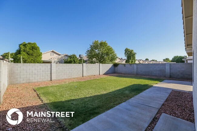 Building Photo - 10464 W Reade Ave