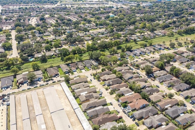 Building Photo - 12356 Newbrook Dr