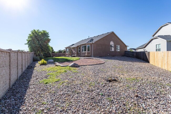 Building Photo - Beautiful Ranch Floor Plan!