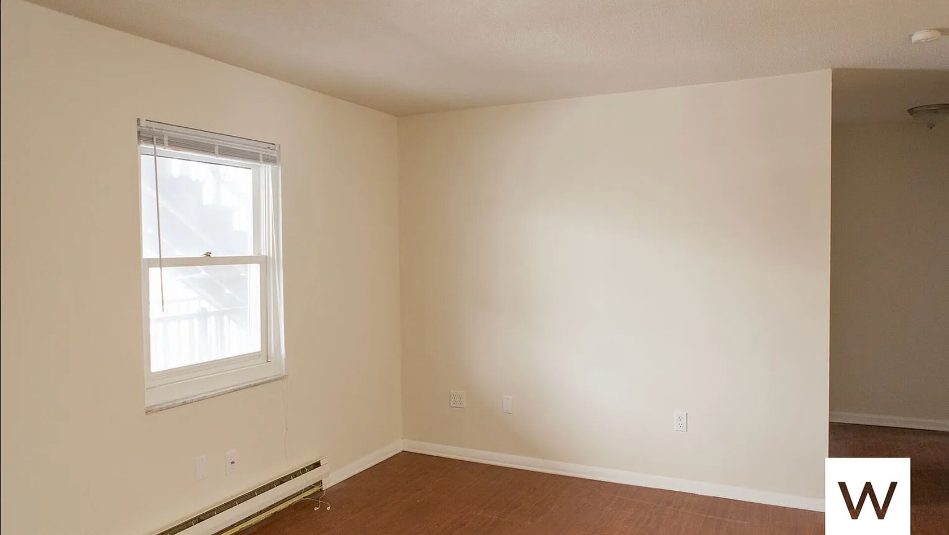 Interior Photo - 401 S Woodlawn