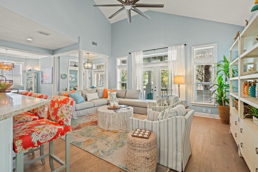 Building Photo - 788 Ocean Palm Way