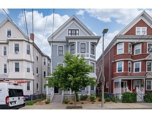 Building Photo - 76 Calumet St