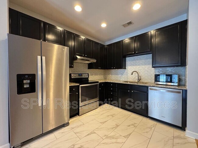Building Photo - 618 Condo Club Dr