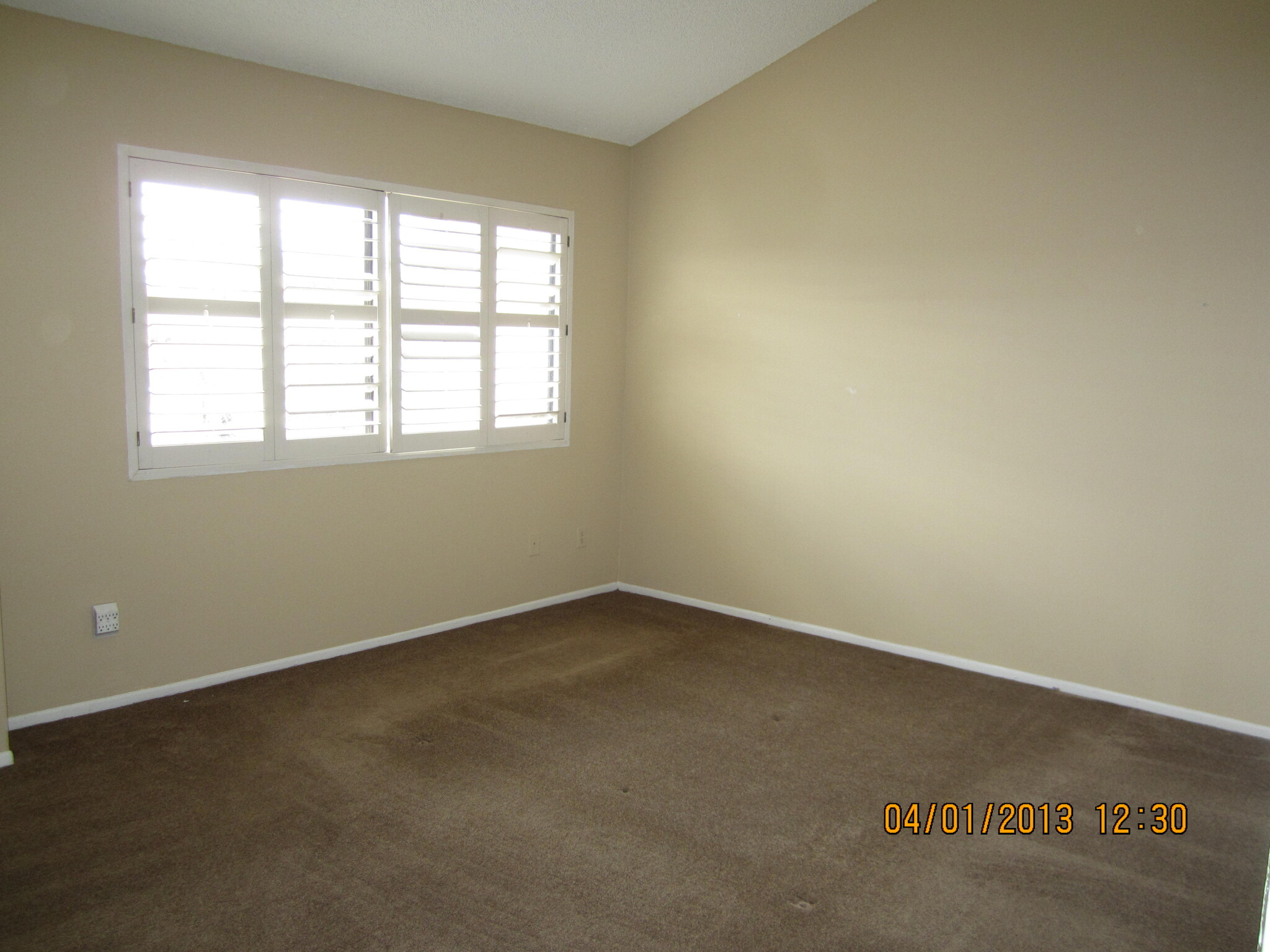 Large Master Bedroom - 9831 Sepulveda Blvd