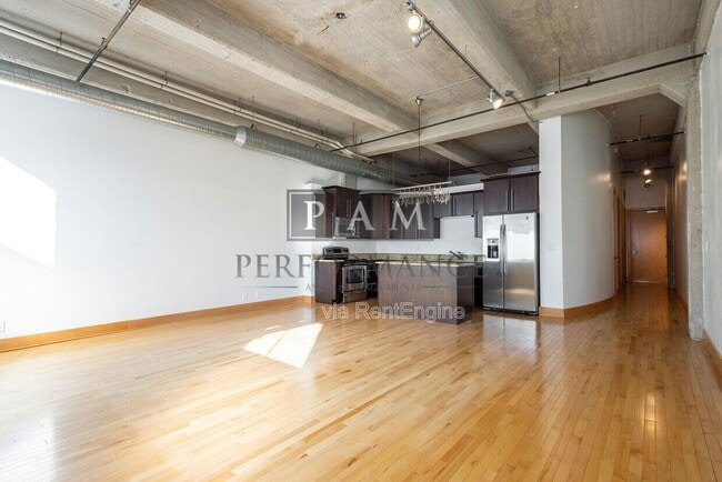 Primary Photo - 239 E Chicago St