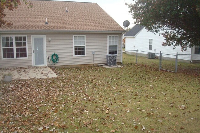 Building Photo - 425 Reavis Ave