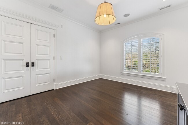 Building Photo - 159 Abingdon Ave