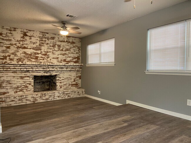 Building Photo - 101 Blaylock St