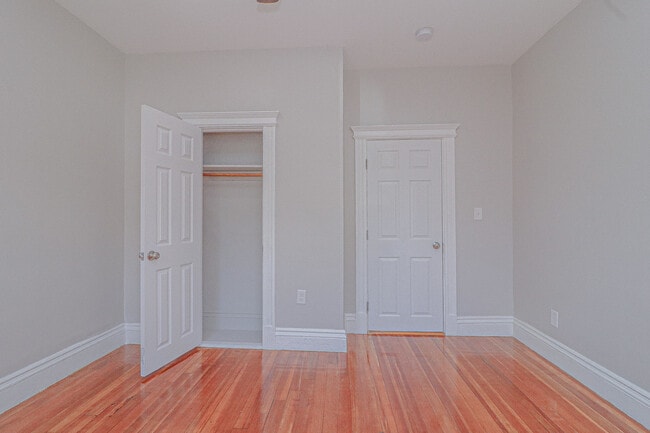 Building Photo - 129 Harrishof St