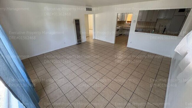 Building Photo - 3 bedroom 1 bathroom house located near E. California Ave/ Mt Vernon Ave