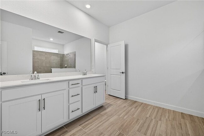 Building Photo - 15015 Bluewater Rd