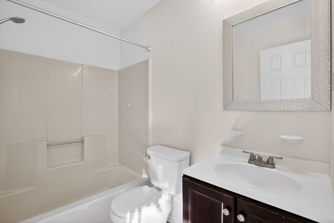 Building Photo - 21864 Ronald Dr