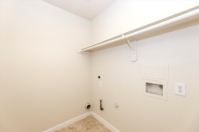 Building Photo - 3215 Painted Meadow Cir