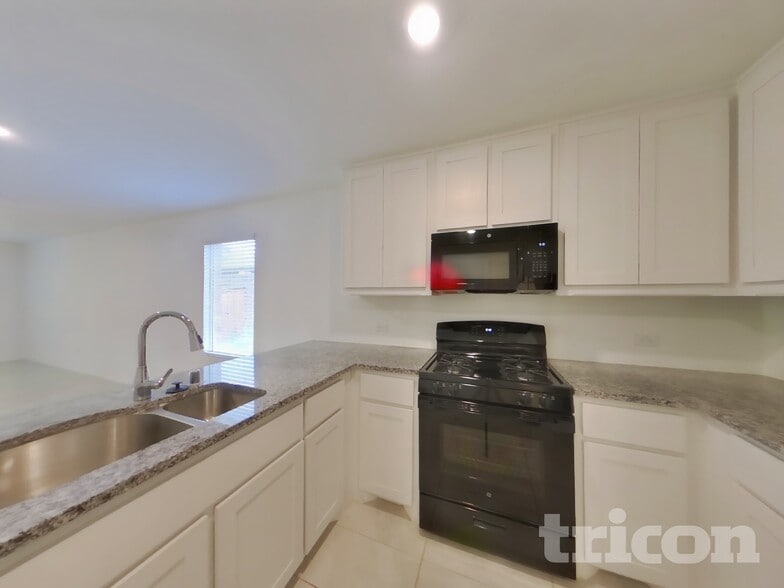 Building Photo - 1516 Clairborne Ct