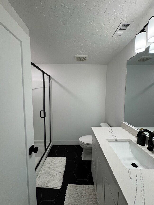 Building Photo - "Spacious 4-Bed Townhouse with Scenic Views & Rooftop Patio in American Fork!"