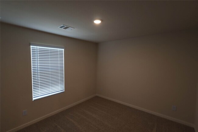 Building Photo - 7739 Bergamot Cir