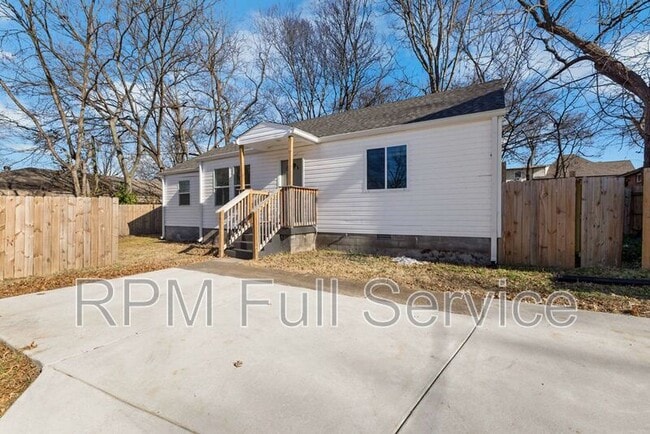 Building Photo - 2138 25th Ave N