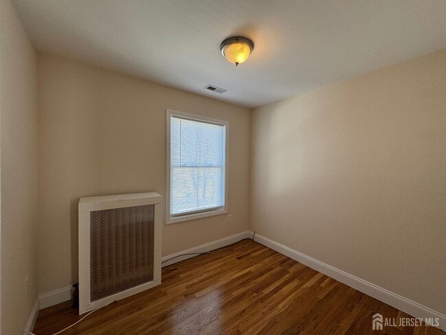 Building Photo - 150 George St