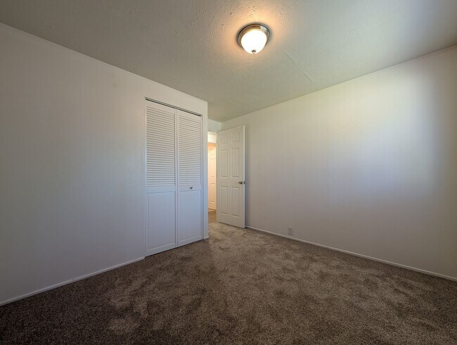 Building Photo - Great 3-Bed/1-Bath Home In Santa Clara Area!