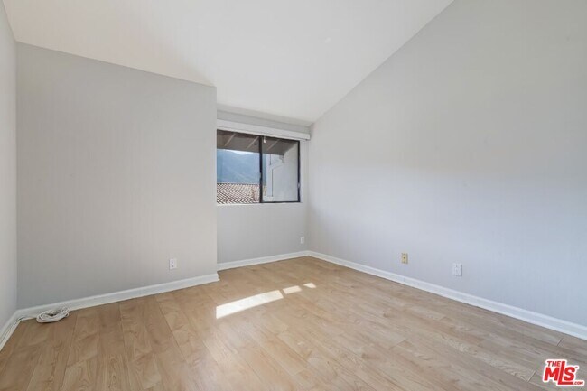 Building Photo - 1560 Michael Ln