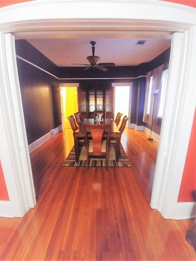 Building Photo - 3112 Napoleon Ave
