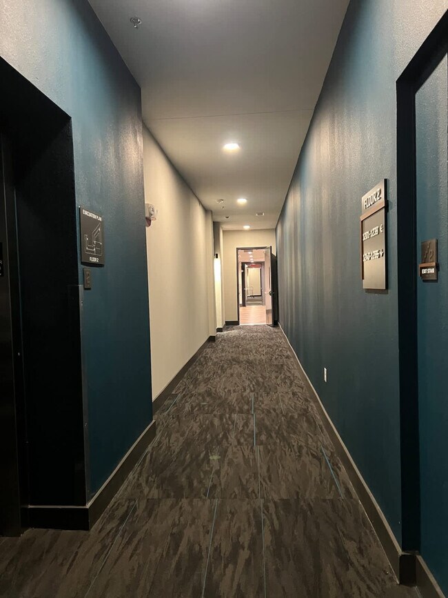 Building Photo - 9127 Research Blvd