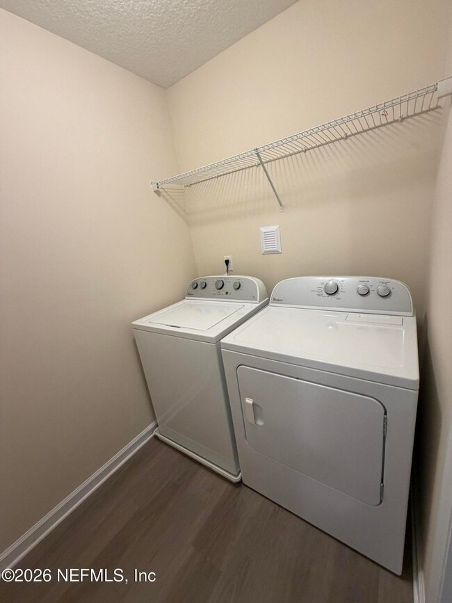 Building Photo - 156 Nelson Ln