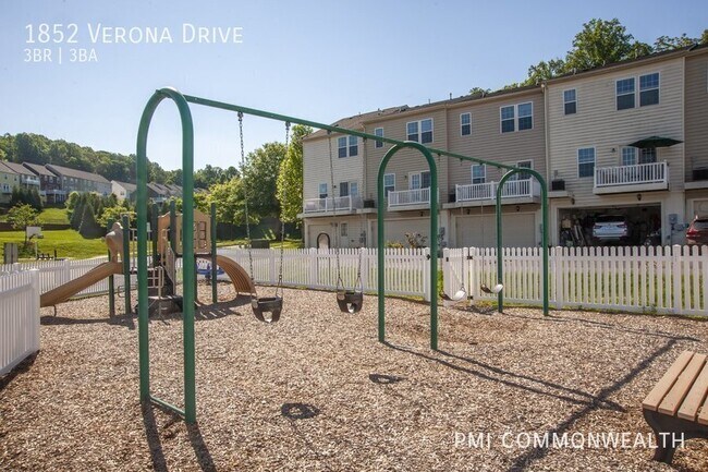 Building Photo - 1852 Verona Dr