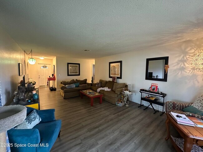 Building Photo - 1287 Lingen Ave NW