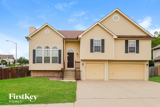 Primary Photo - 8700 N Colrain Ct