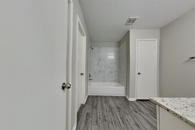 Building Photo - 16730 N Bob White Dr