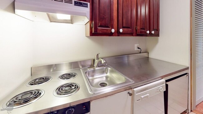 Building Photo - 2032 16th St NW