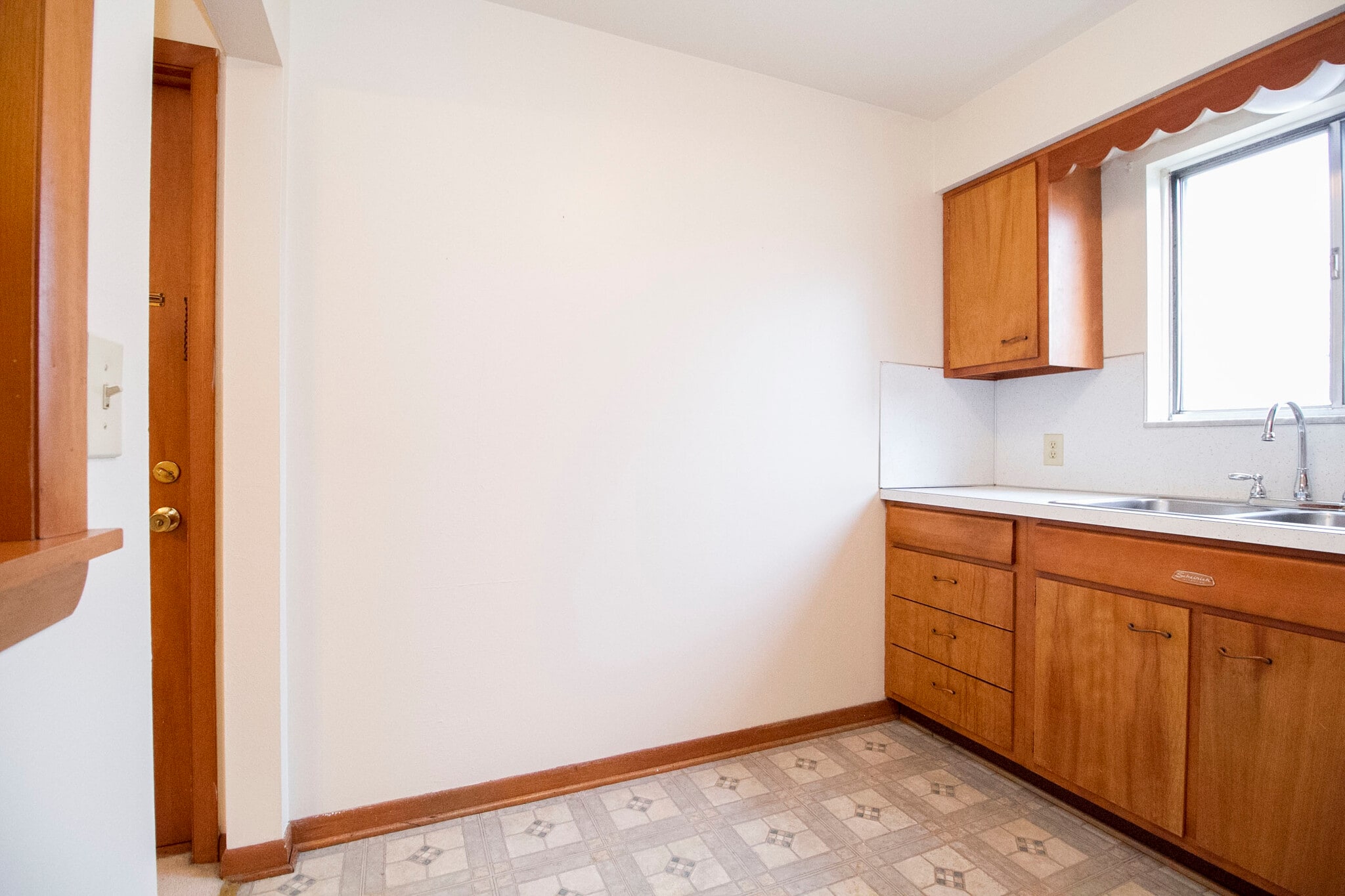 Building Photo - 3012 Carskaddon Ave