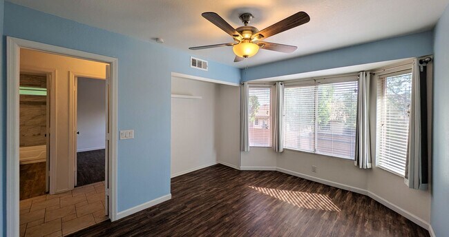 Building Photo - 4 Bedroom Home in the Waters Edge at Ocotillo Community Near W Queen Creek Rd and S Dobson Rd!