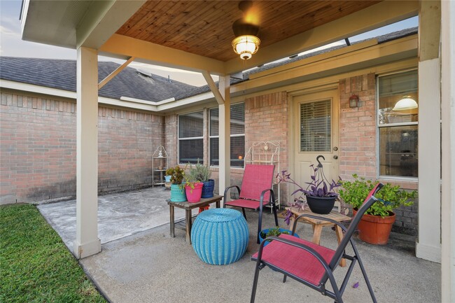 Building Photo - 5755 Lightstone Ln