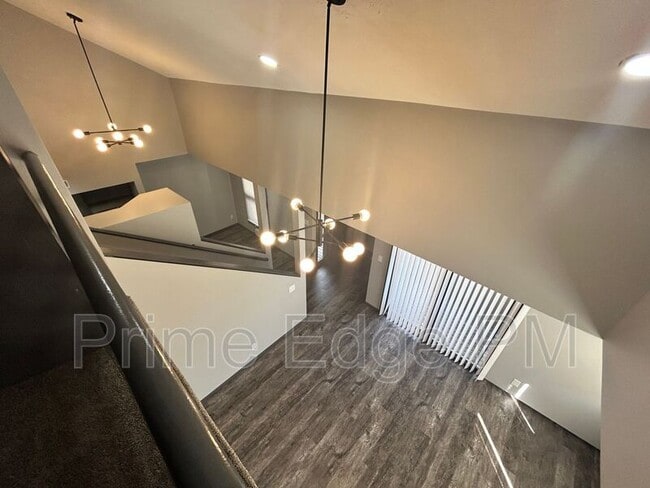 Building Photo - 1721 Ridgehaven Ct