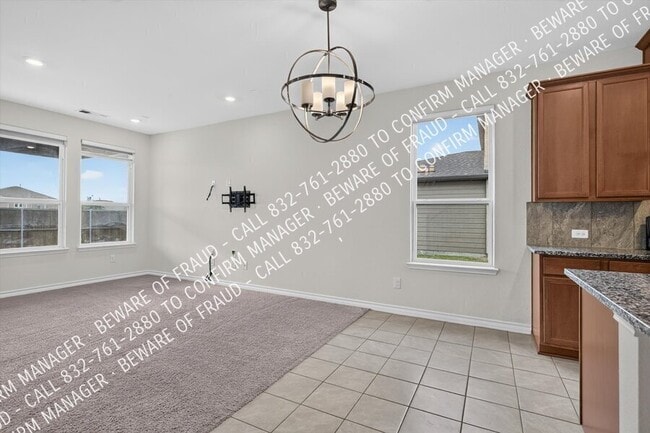 Building Photo - 395 Boroughbridge Dr