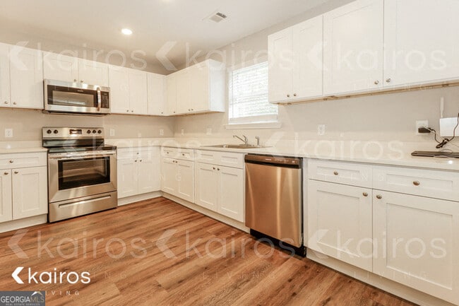 Building Photo - 153 Cottage Grove Rd