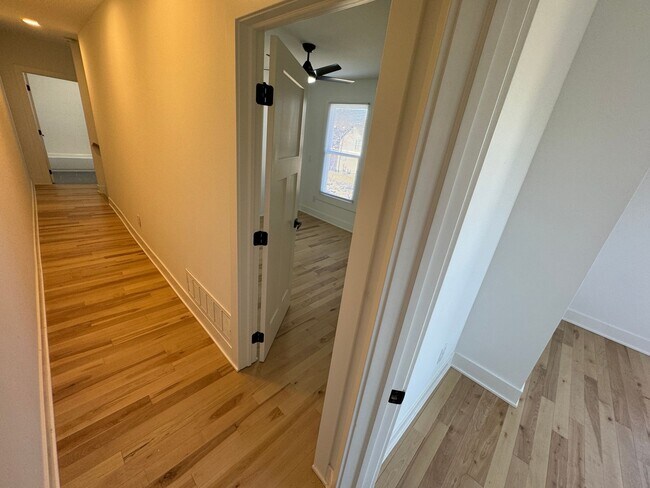 Building Photo - 2 Bedroom - Weiland Park