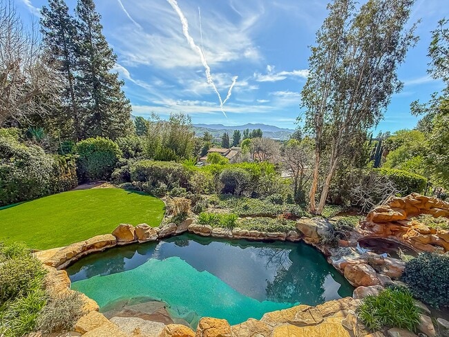 Building Photo - Upgraded Calabasas 4BR w/pool + spa, views + solar panels!