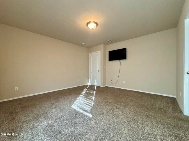 Building Photo - 1013 Villa Seca Dr