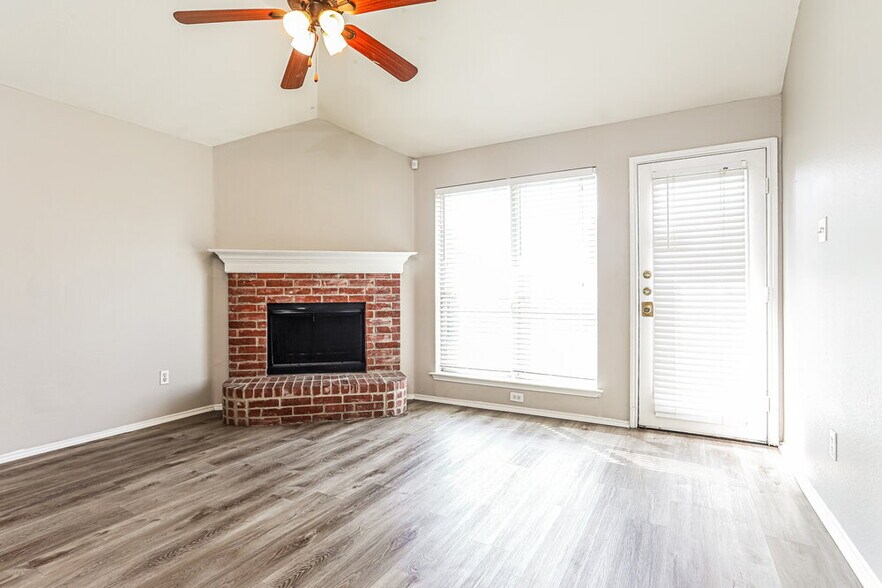 Building Photo - 1012 James Donald Ln